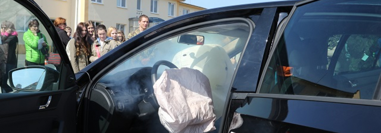 prezentace_firmy_skoda_auto_a.s._-_odpaleni_airbagu.jpg