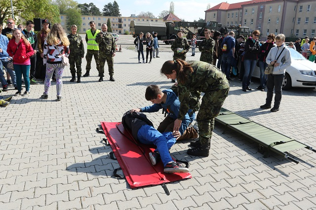 stabilizovana_poloha_pri_poskytnuti_prvni_pomoci.jpg