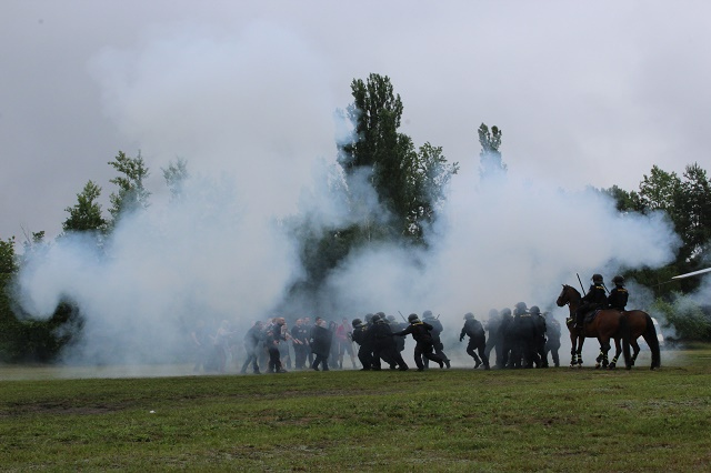 zasah_policie_cr_na_demonstranty.jpg