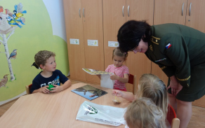 Všichni účastníci soutěže dostali za svou práci drobné dárky