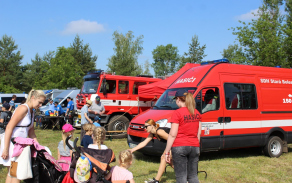 12_prezentovaly_se_i_dalsi_slozky_izs_-_hasici_a_mestska_policie.jpg