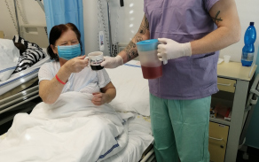 Rotmistr Mojžíš pomáhal na interním oddělení