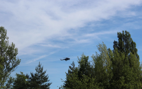 Přílet vrtulníku Mi-17 z kbelského letiště